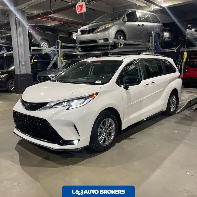 2023 Toyota Sienna XSE 7-Passenger