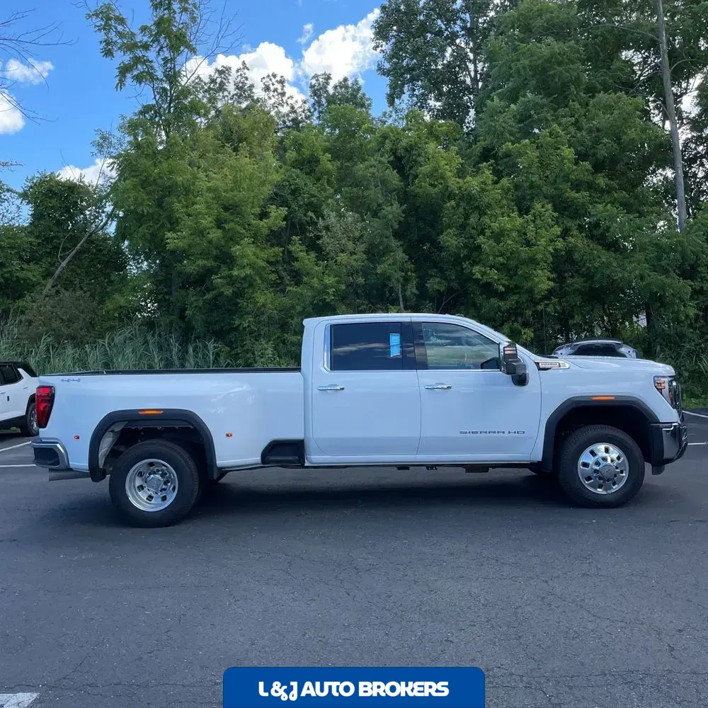 2024 GMC Sierra 3500 SLT