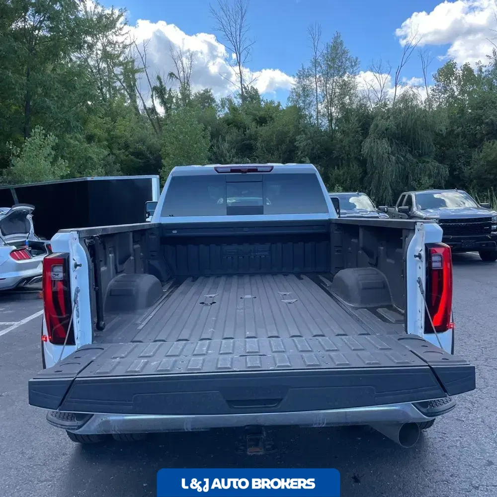 2024 GMC Sierra 3500 SLT
