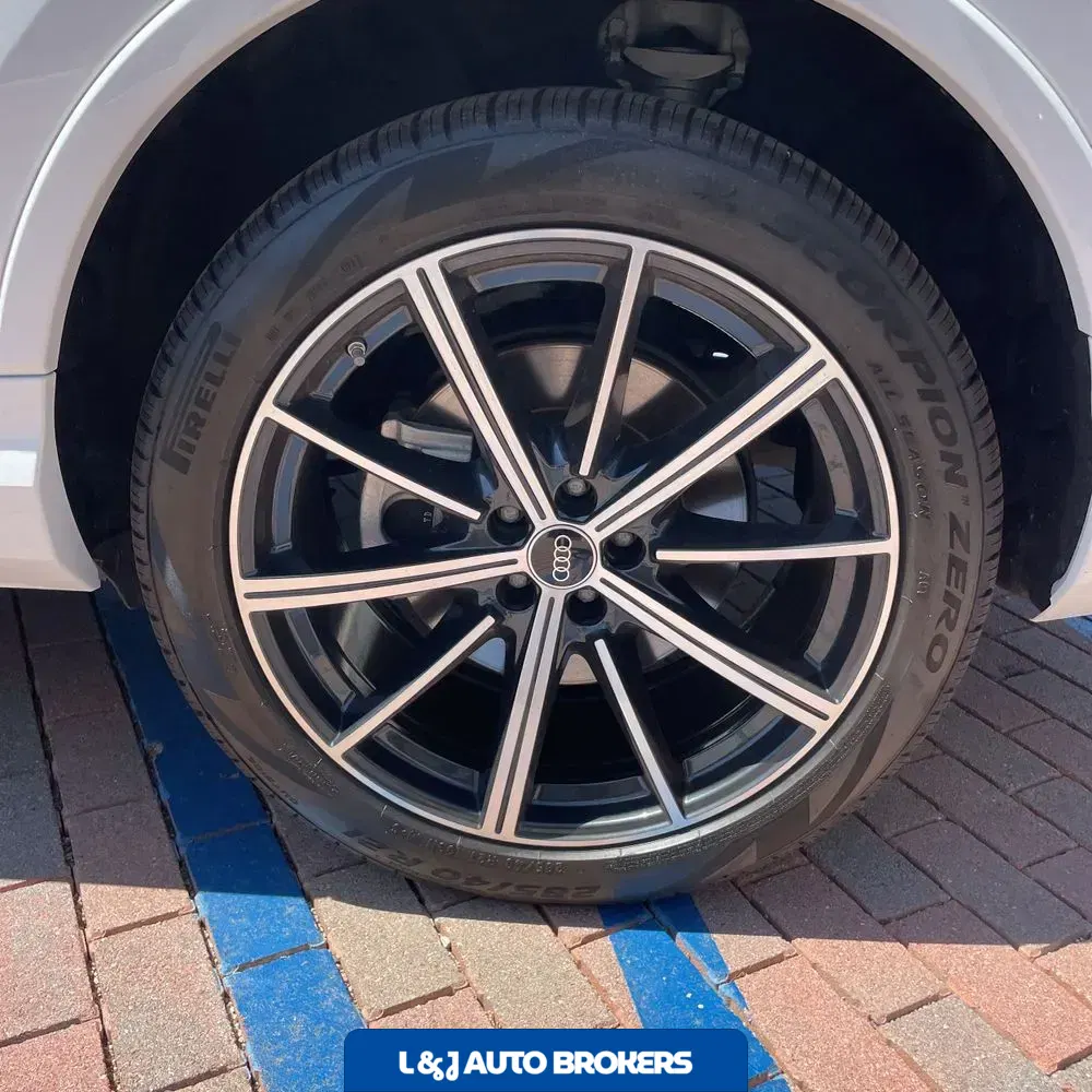 2025 Audi Q7 Premium Plus 45