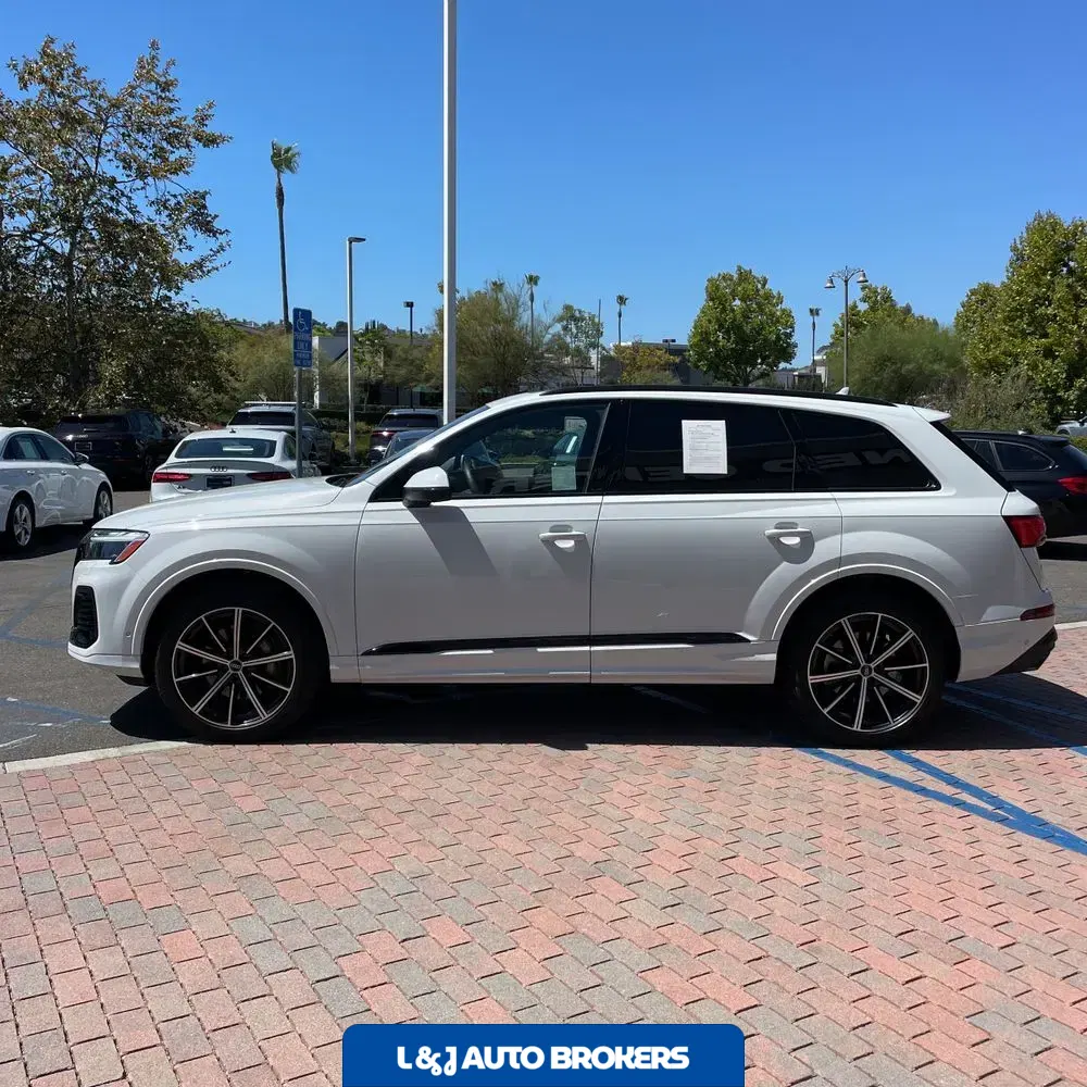 2025 Audi Q7 Premium Plus 45