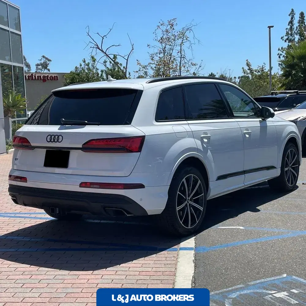 2025 Audi Q7 Premium Plus 45
