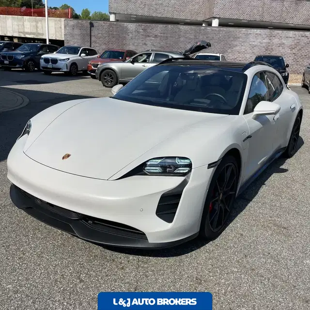 2024 Porsche Taycan GTS Sport Turismo