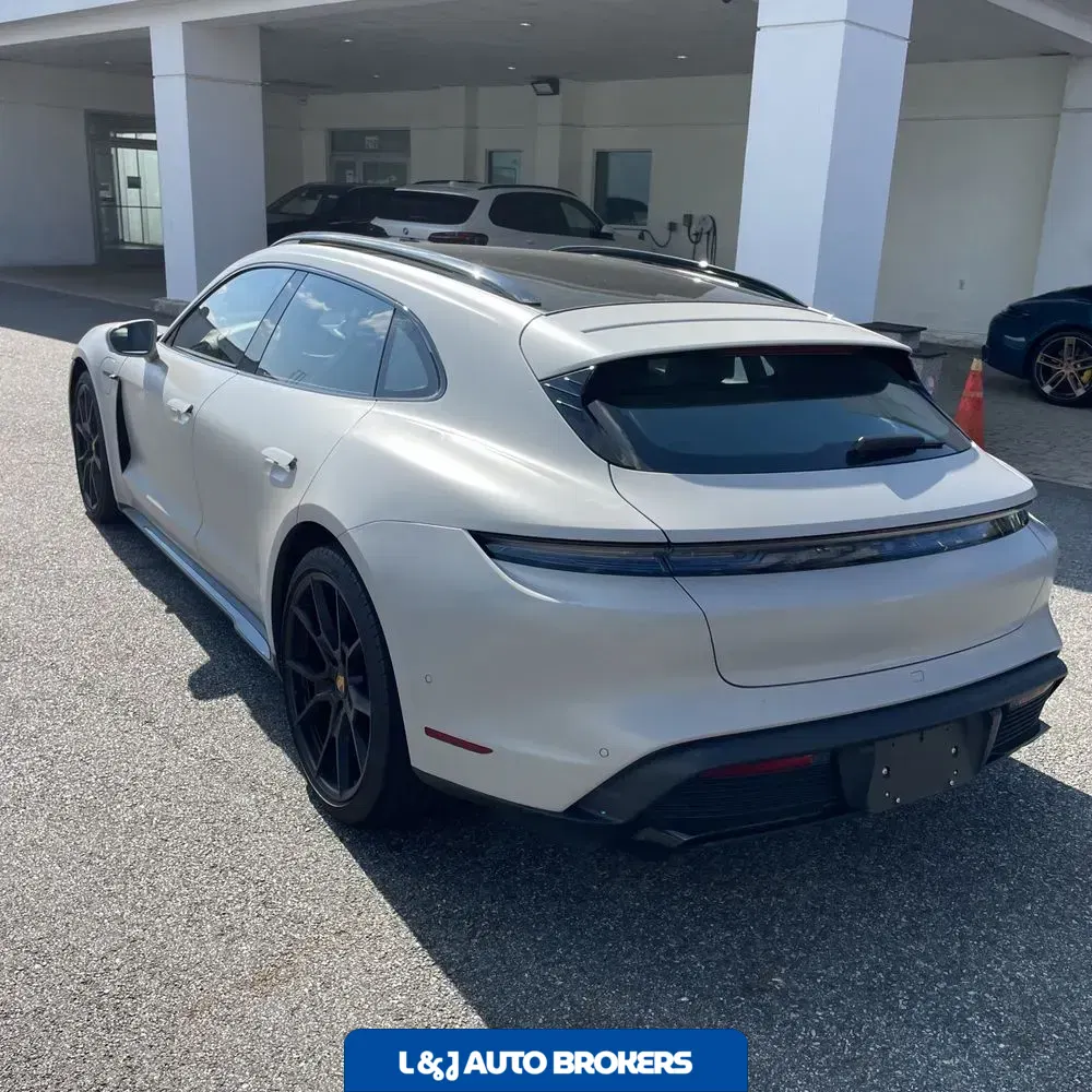 2024 Porsche Taycan GTS Sport Turismo