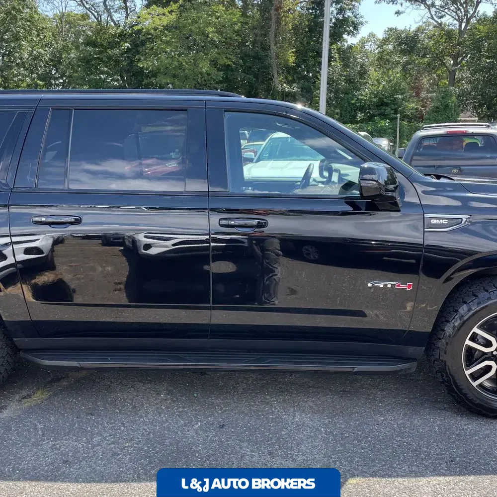 2022 GMC Yukon XL AT4