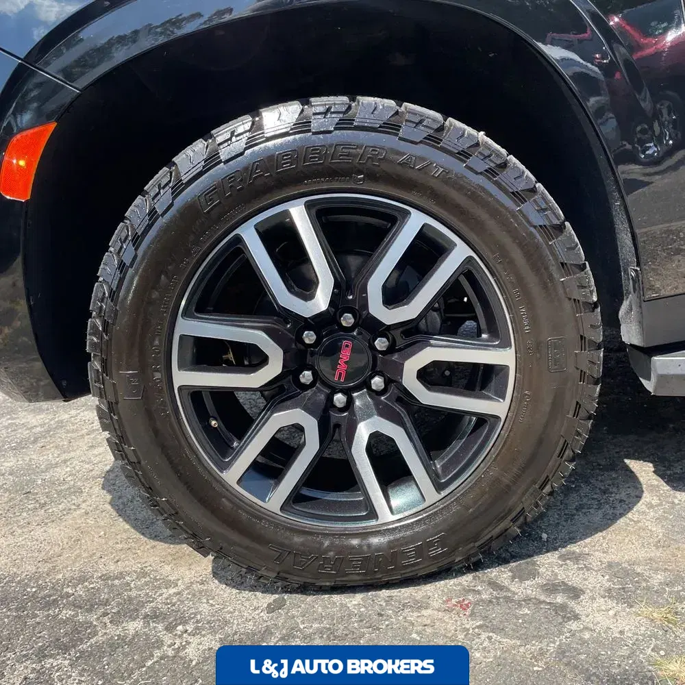 2022 GMC Yukon XL AT4