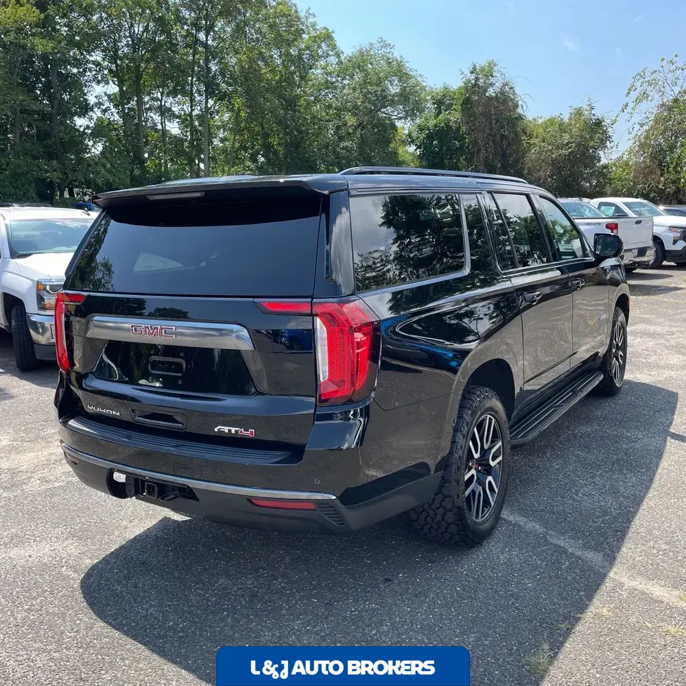 2022 GMC Yukon XL AT4