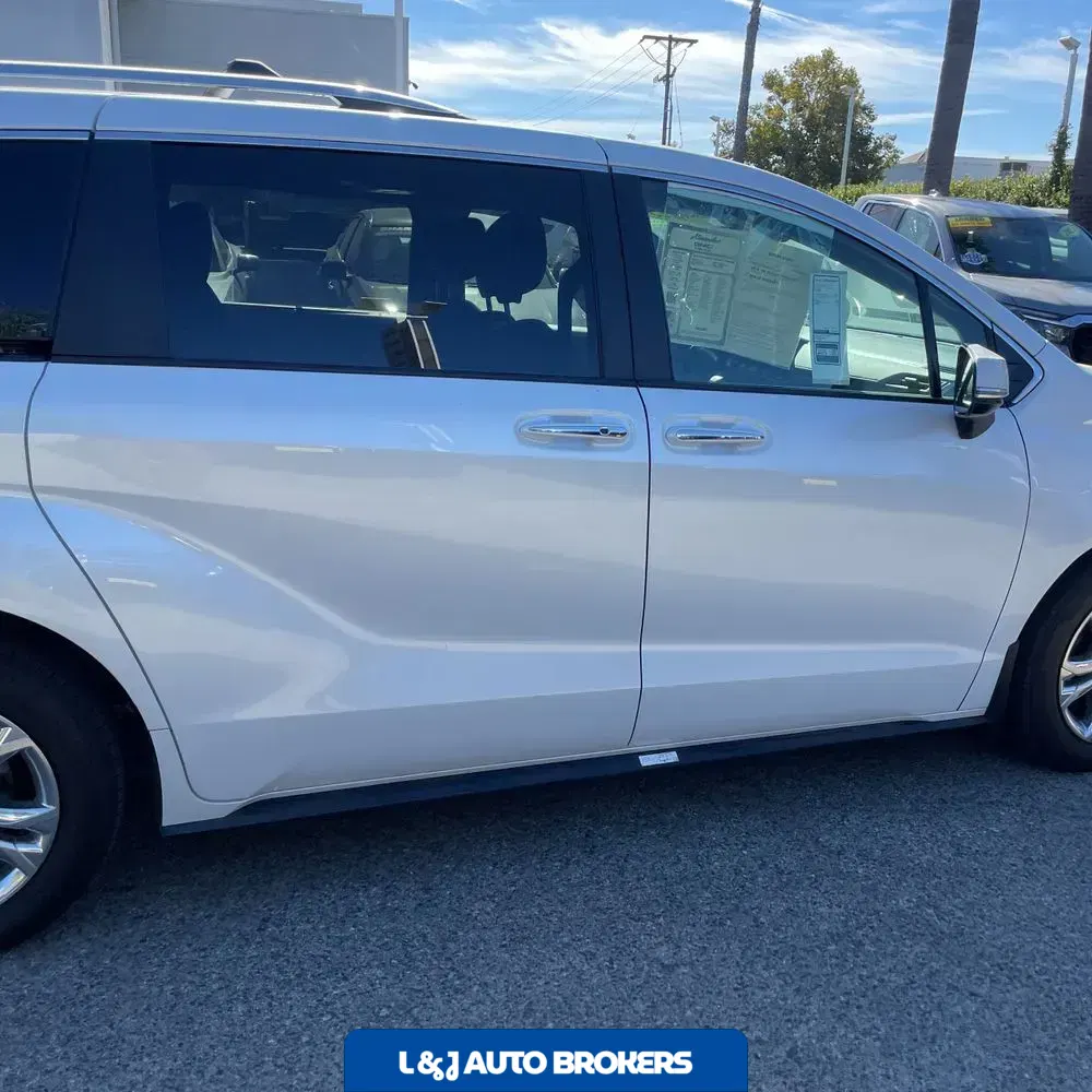 2023 Toyota Sienna Platinum 7-Passenger