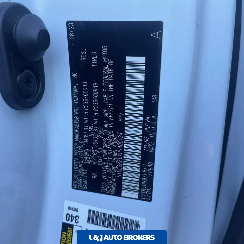 2023 Toyota Sienna Platinum 7-Passenger