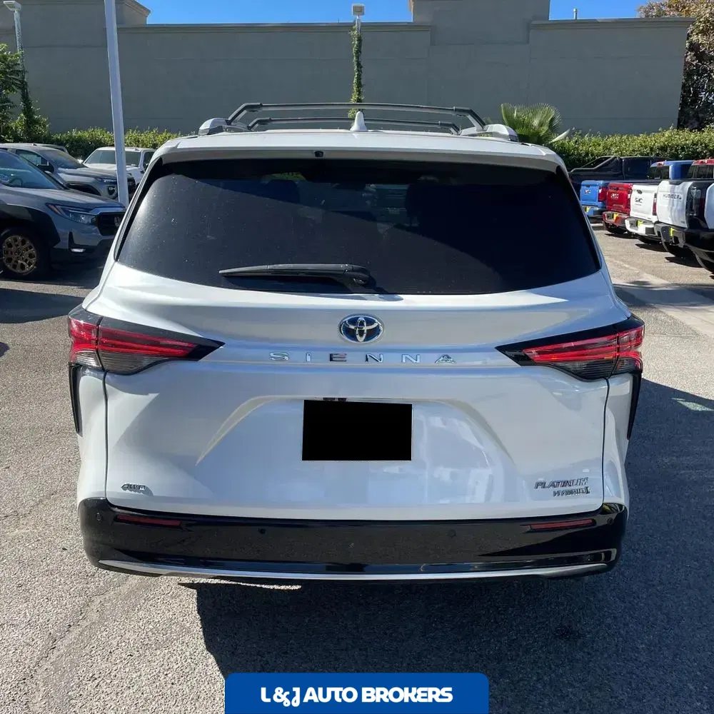 2023 Toyota Sienna Platinum 7-Passenger