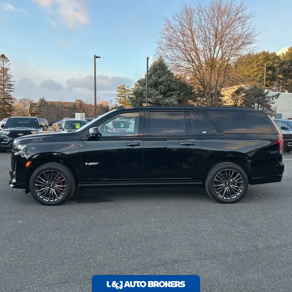 2024 Cadillac Escalade-V ESV Base
