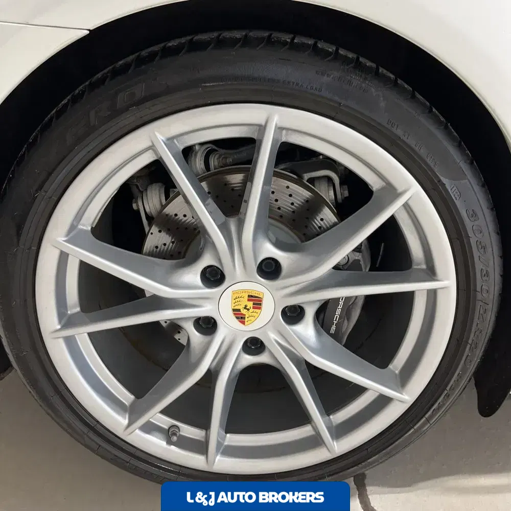 2018 Porsche 911 Carrera