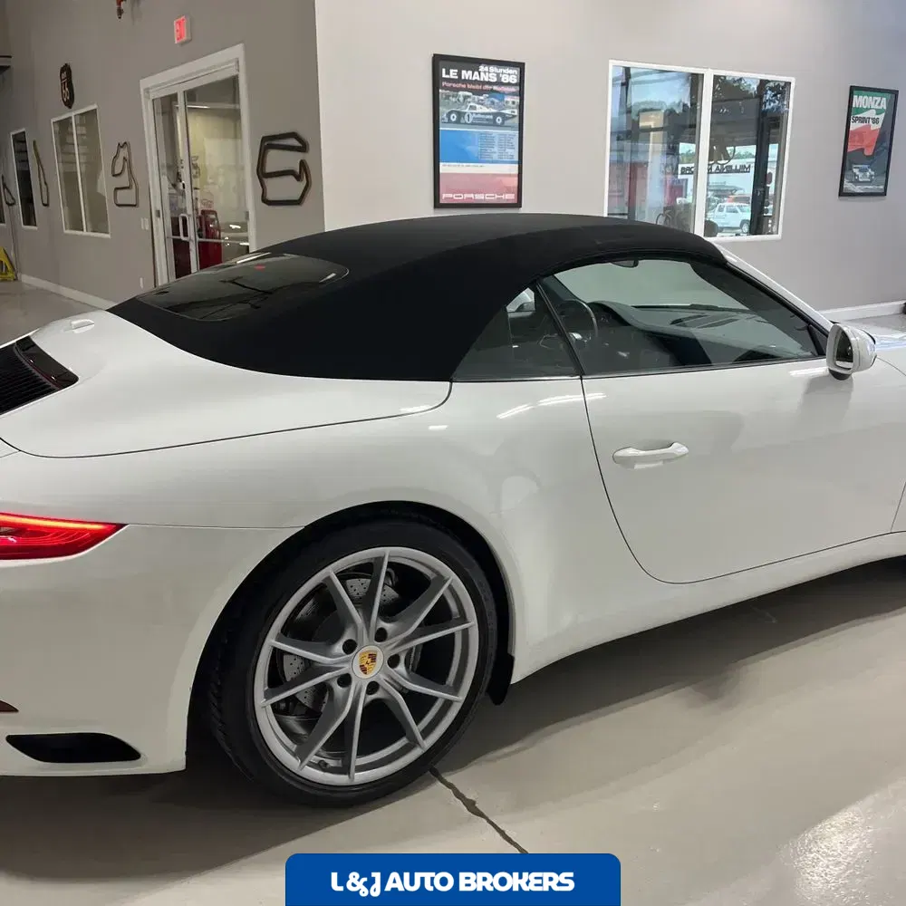 2018 Porsche 911 Carrera