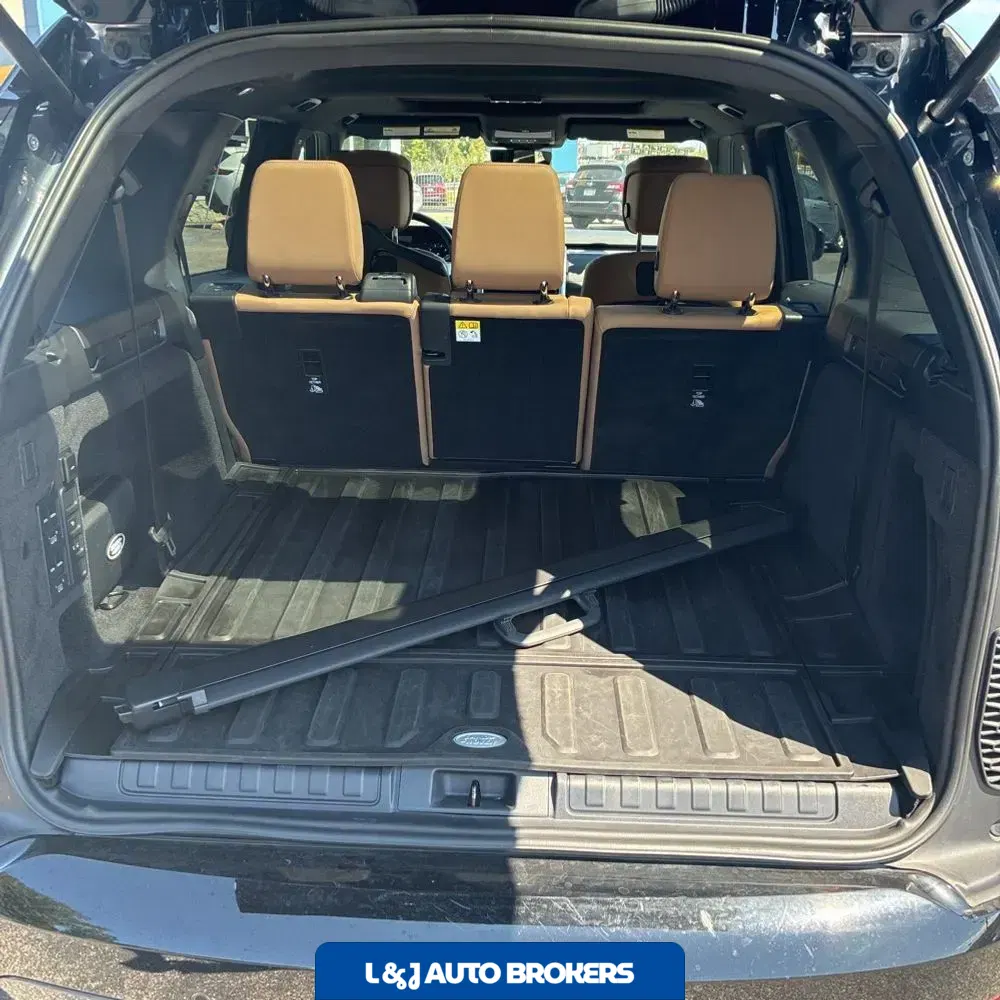 2024 Land Rover Discovery Dynamic SE P300