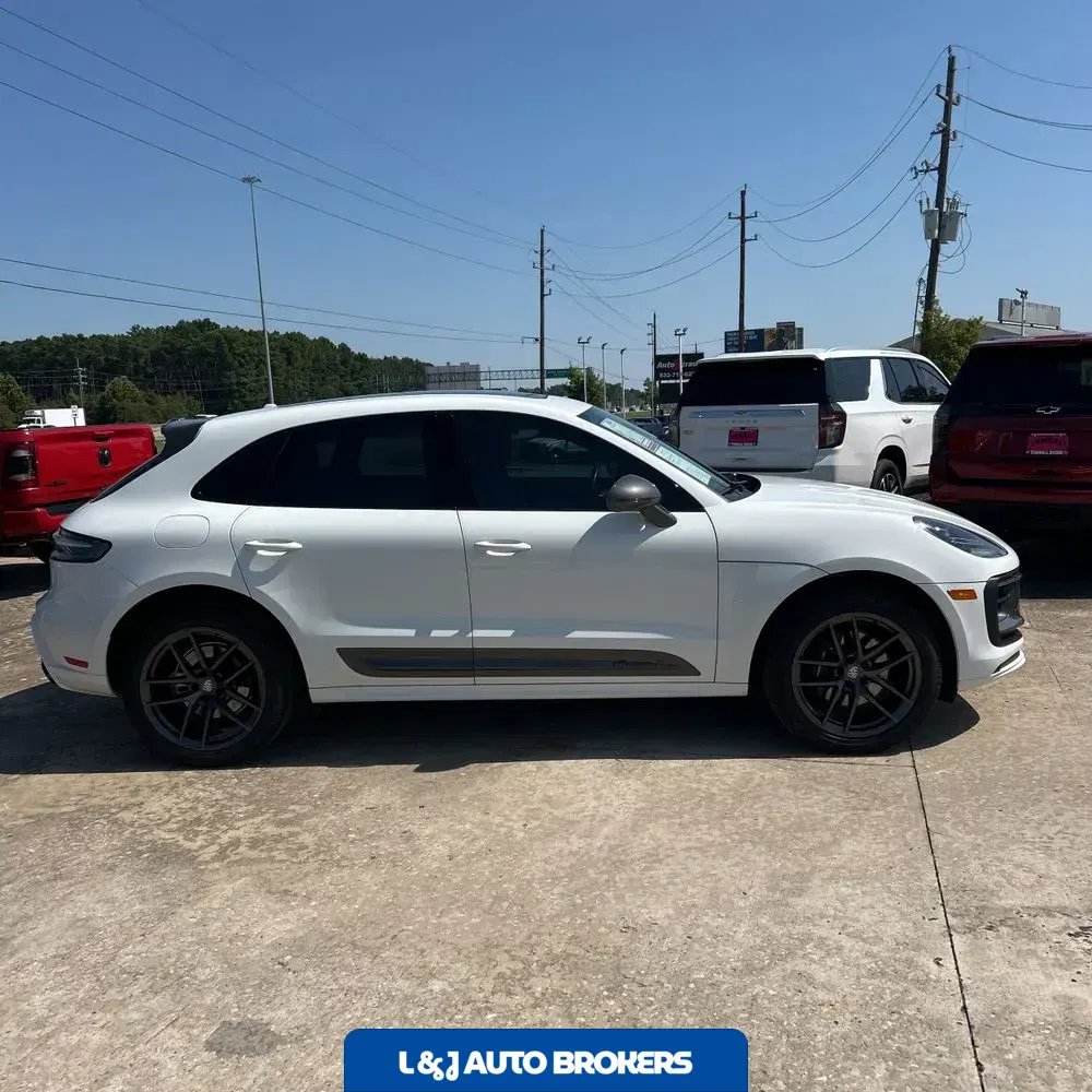 2024 Porsche Macan Base