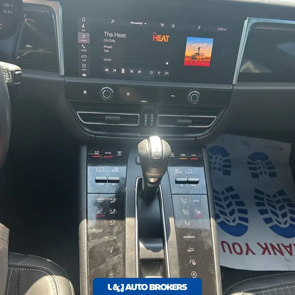 2024 Porsche Macan Base