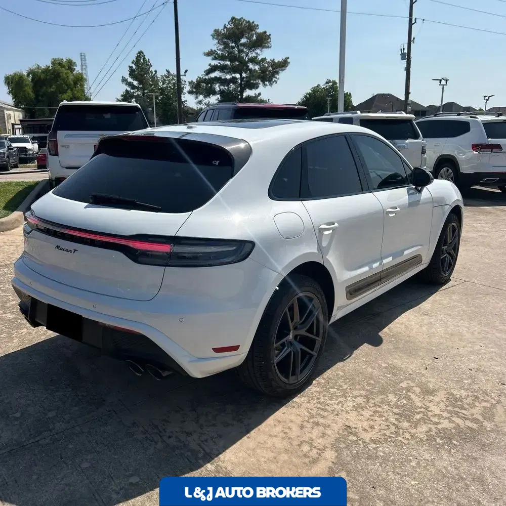 2024 Porsche Macan Base