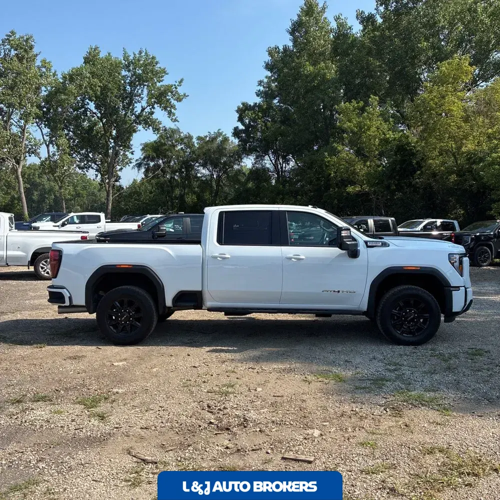 2025 GMC Sierra 2500 AT4