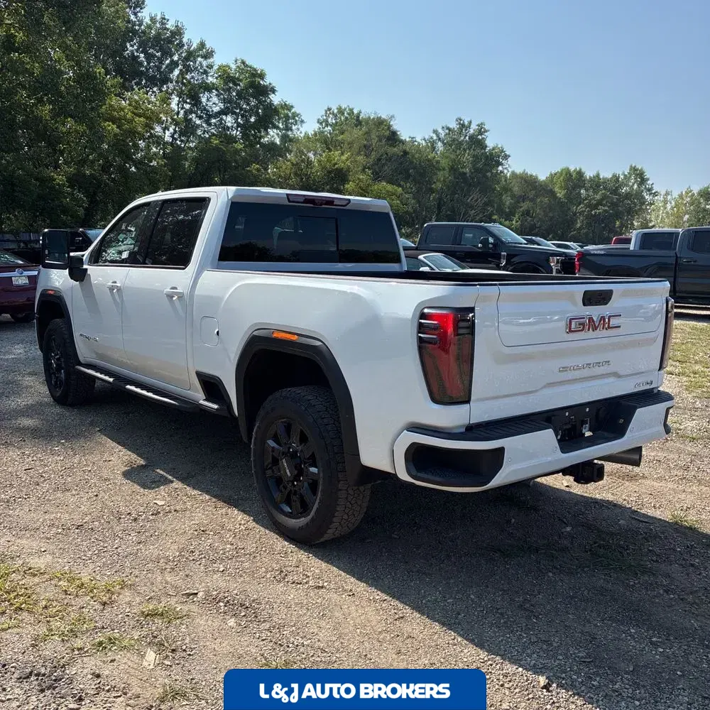 2025 GMC Sierra 2500 AT4
