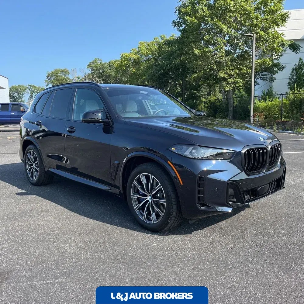 2025 BMW X5 M60i
