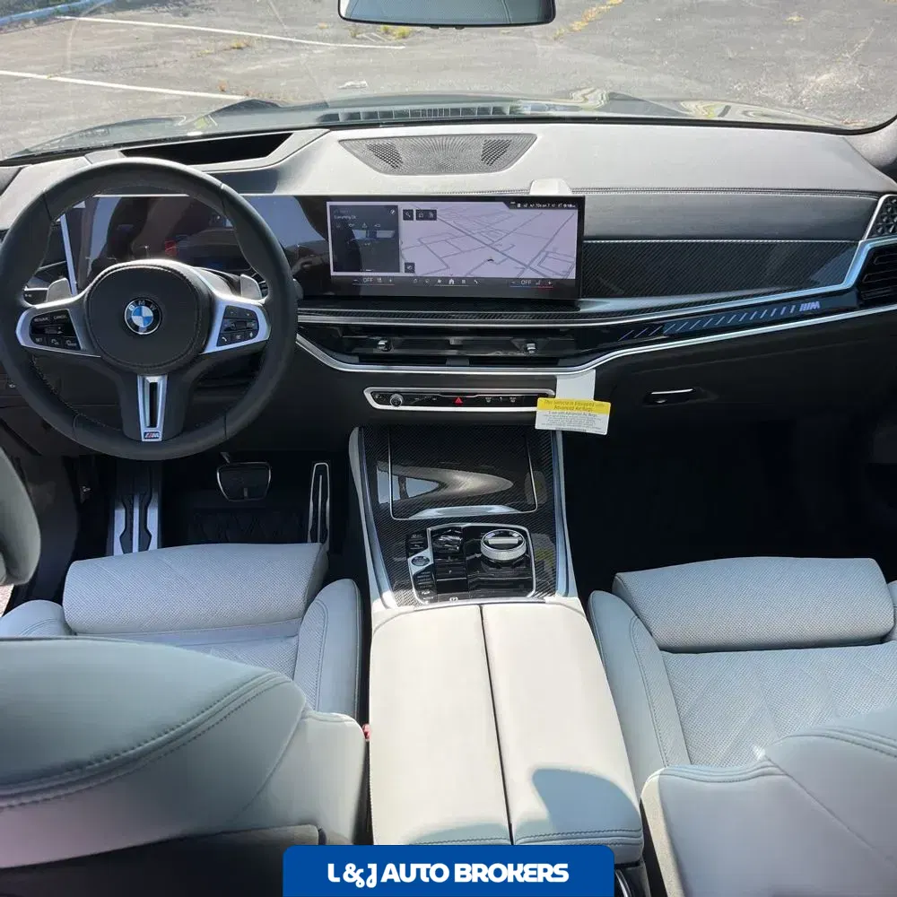 2025 BMW X5 M60i