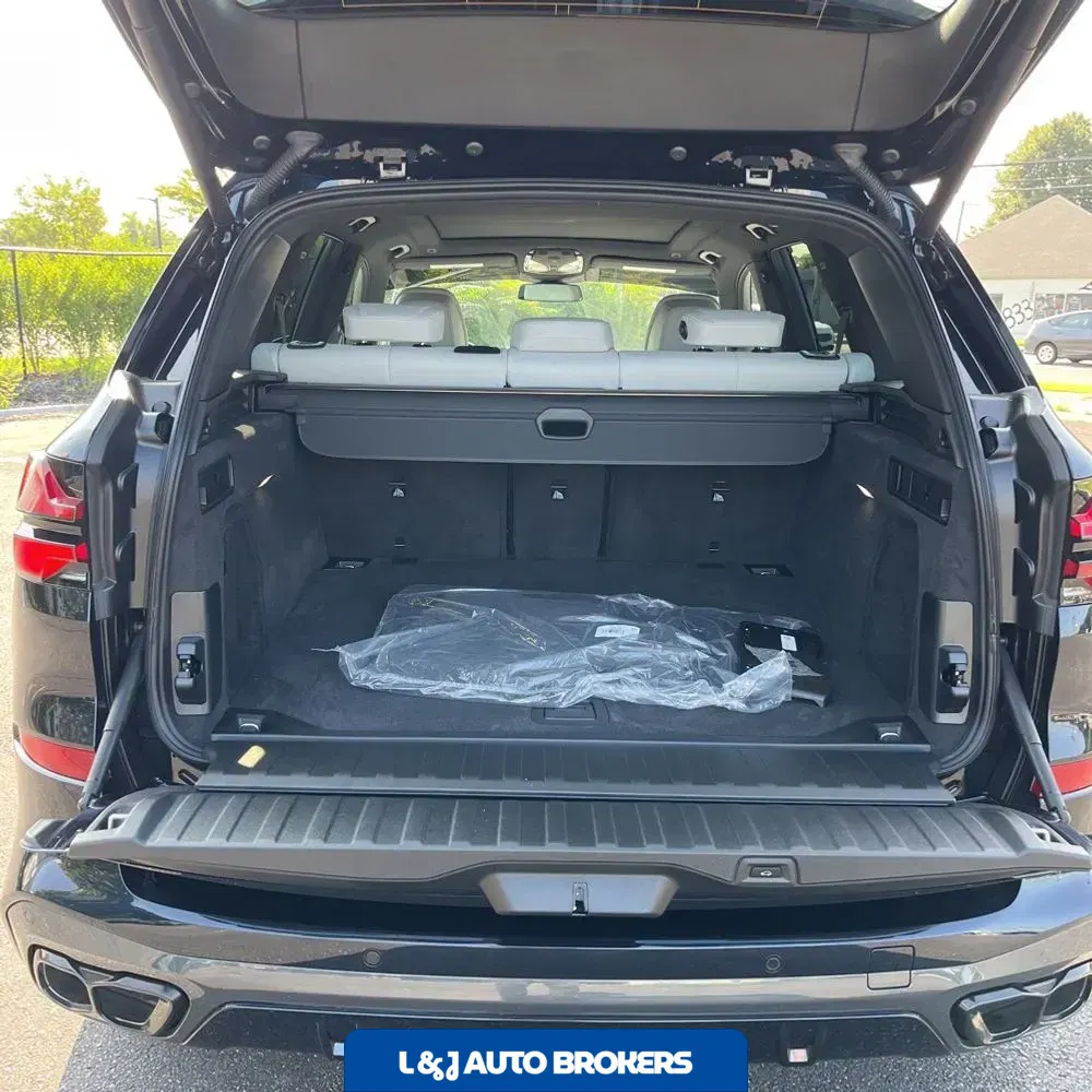 2025 BMW X5 M60i