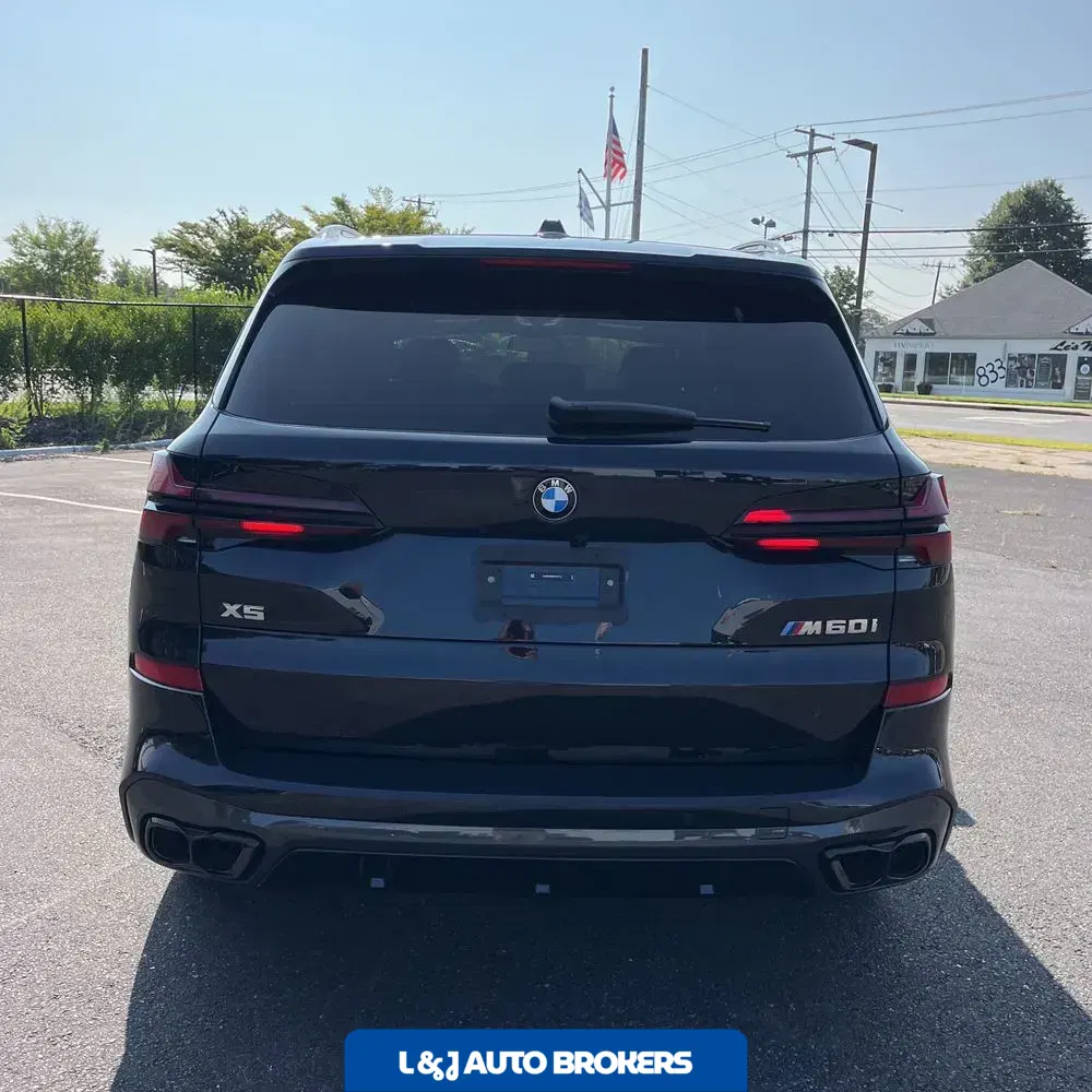 2025 BMW X5 M60i