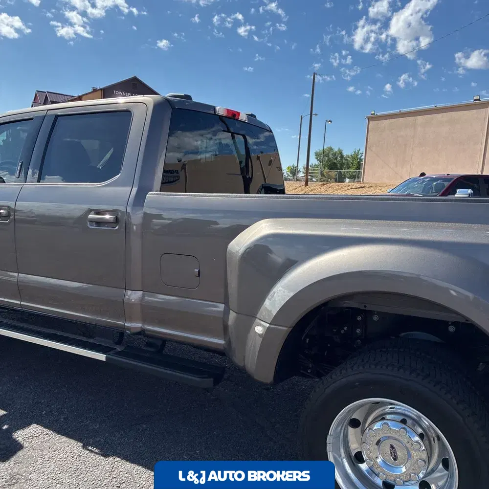 2022 Ford F-450 Super Duty Lariat