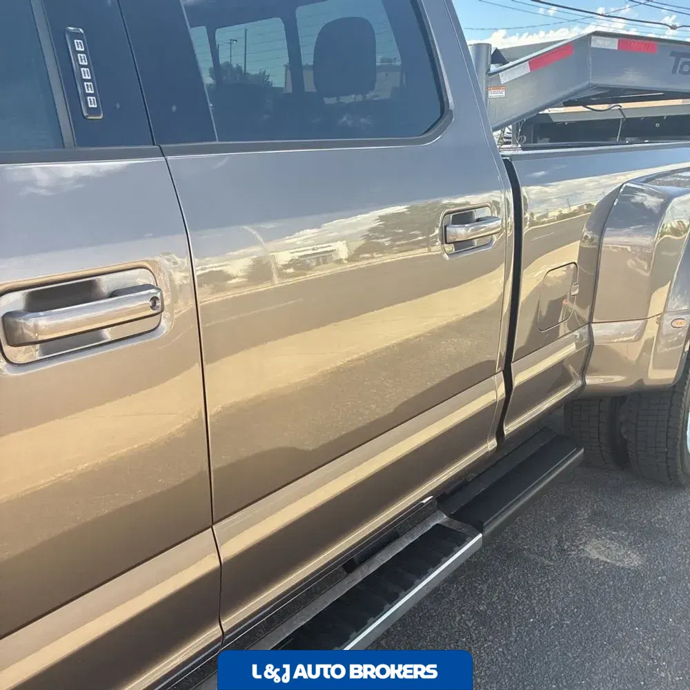 2022 Ford F-450 Super Duty Lariat