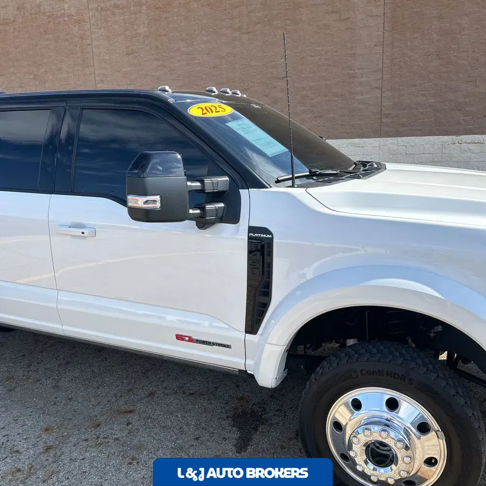 2025 Ford F-450 Super Duty Platinum
