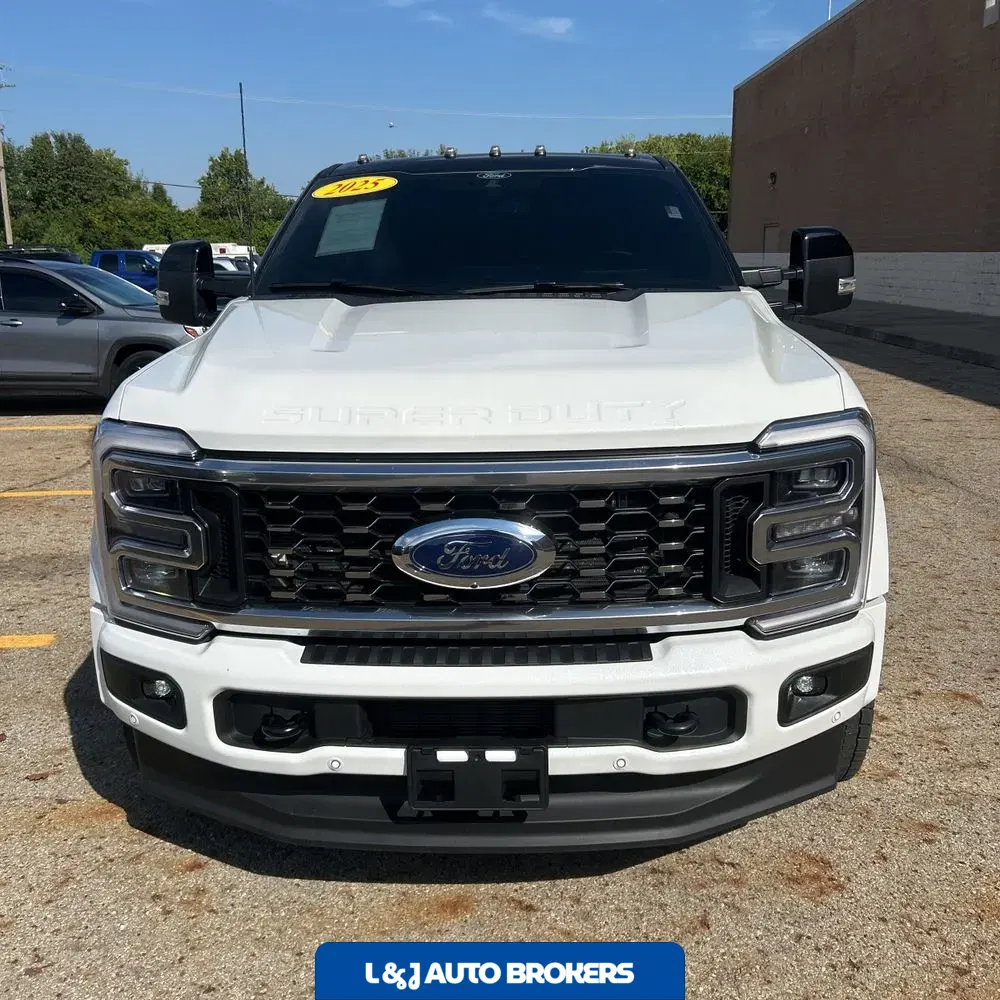 2025 Ford F-450 Super Duty Platinum