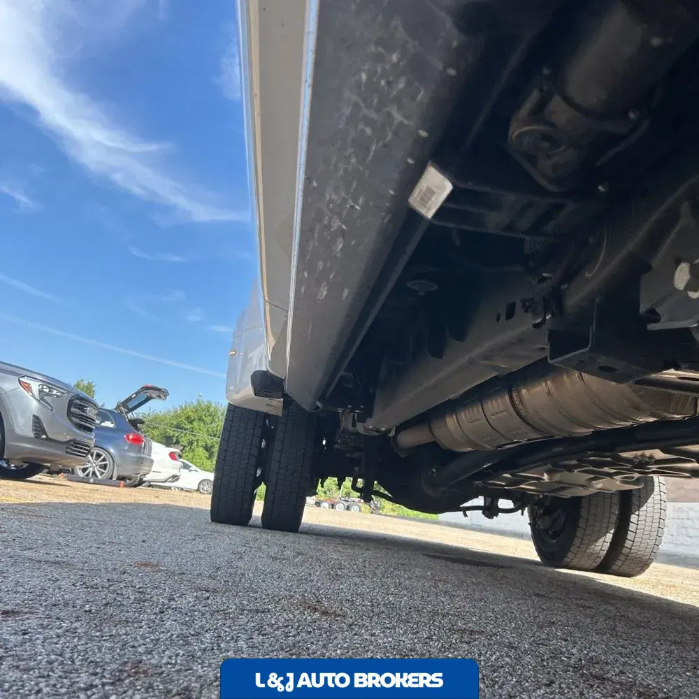 2025 Ford F-450 Super Duty Platinum