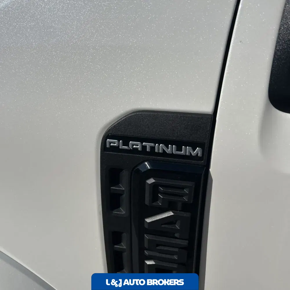 2025 Ford F-450 Super Duty Platinum