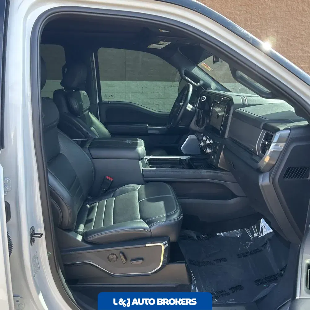 2025 Ford F-450 Super Duty Platinum