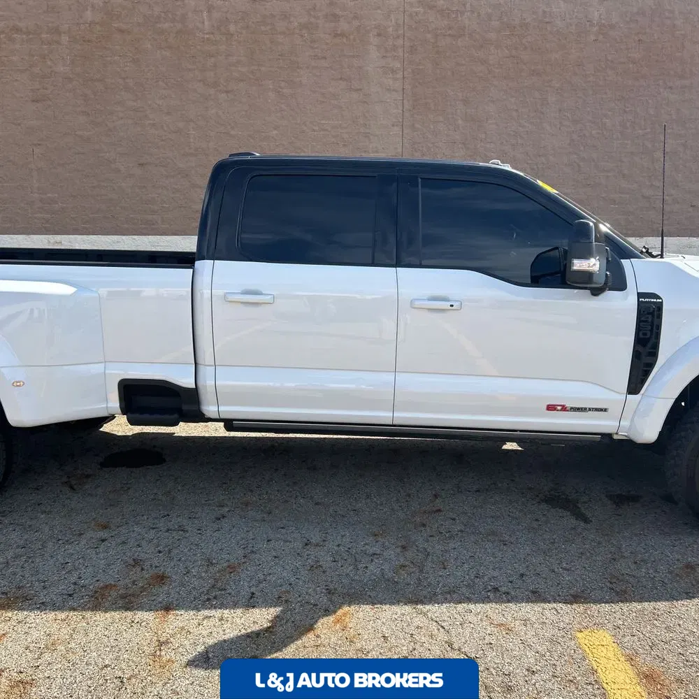 2025 Ford F-450 Super Duty Platinum
