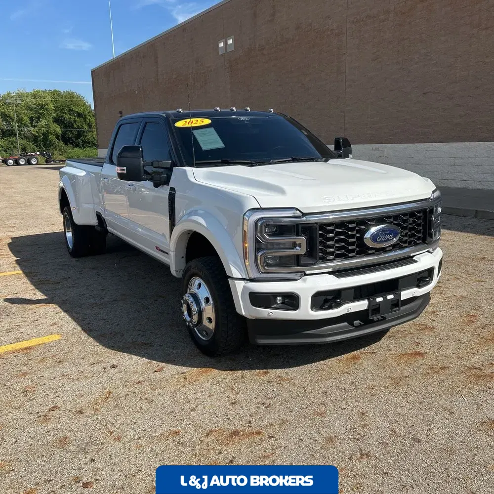 2025 Ford F-450 Super Duty Platinum
