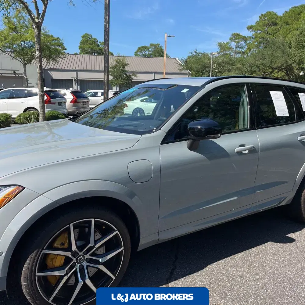 2025 Volvo XC60 T8 - Polestar PHEV