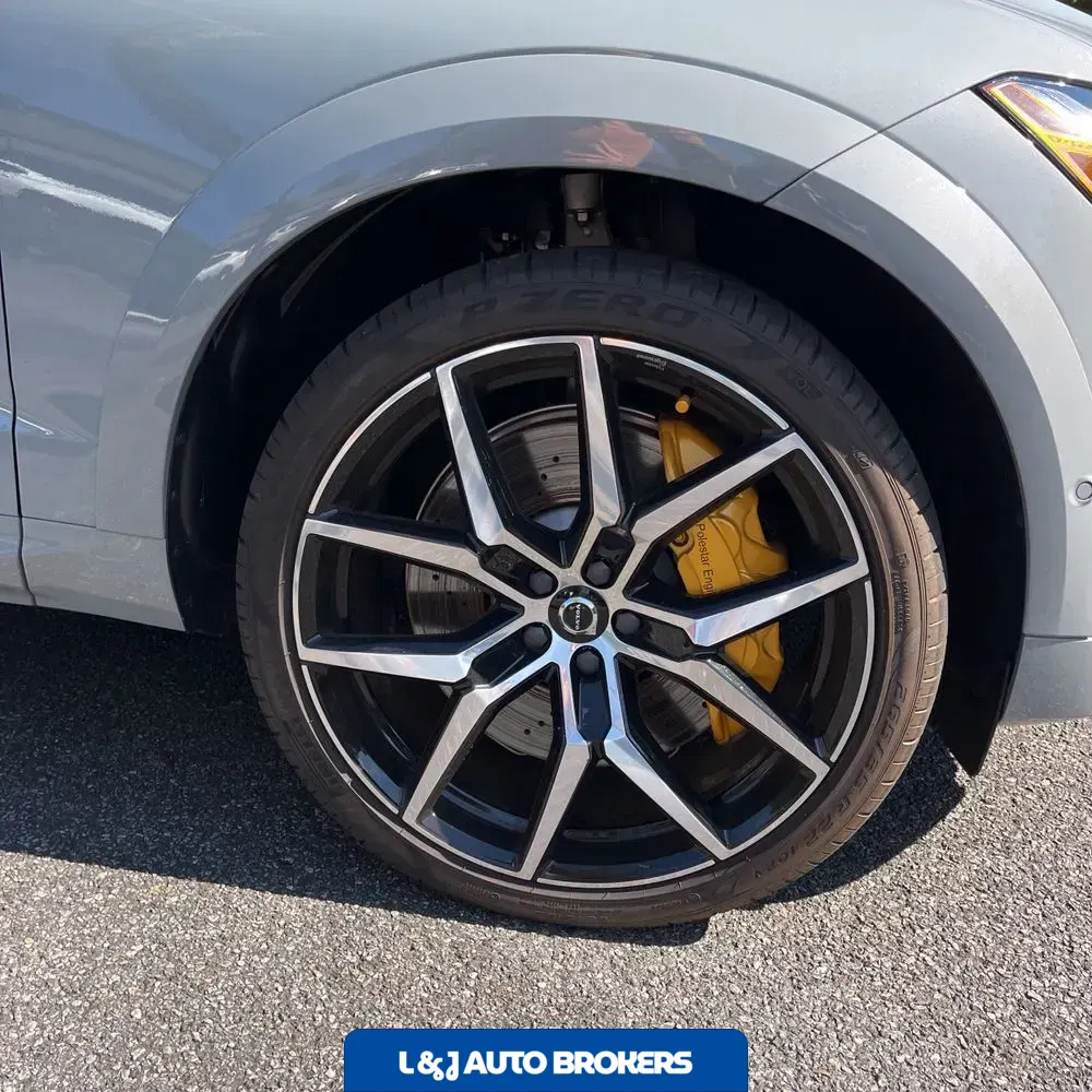 2025 Volvo XC60 T8 - Polestar PHEV