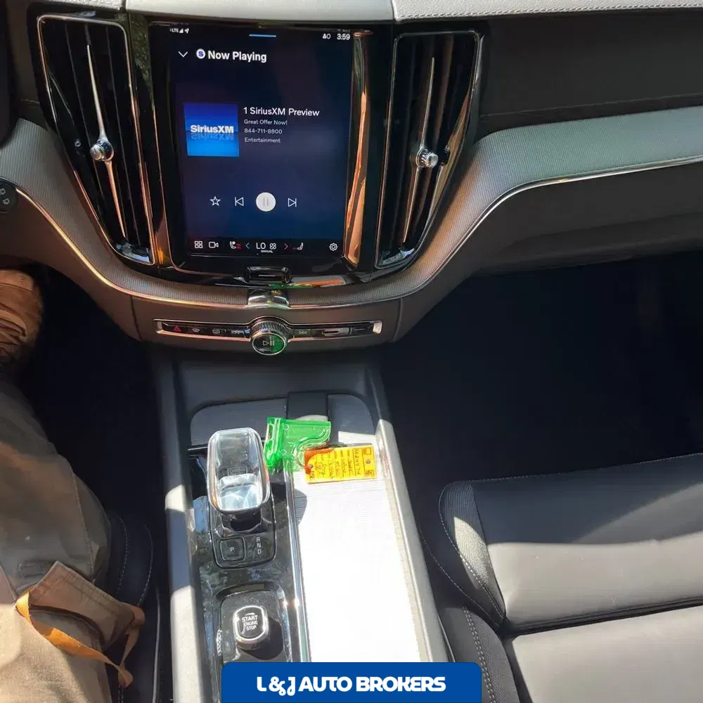 2025 Volvo XC60 T8 - Polestar PHEV