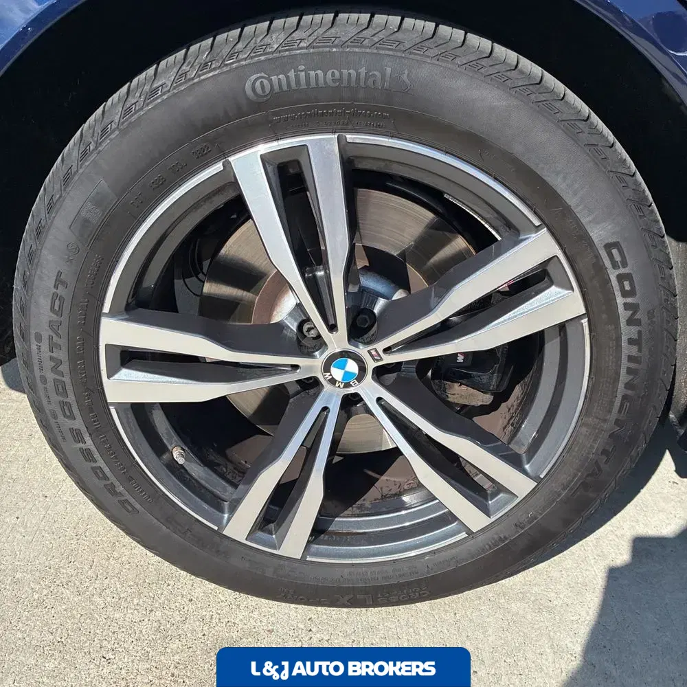 2023 BMW X7 M60i