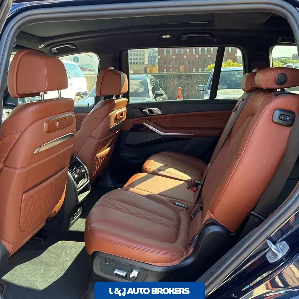 2023 BMW X7 M60i