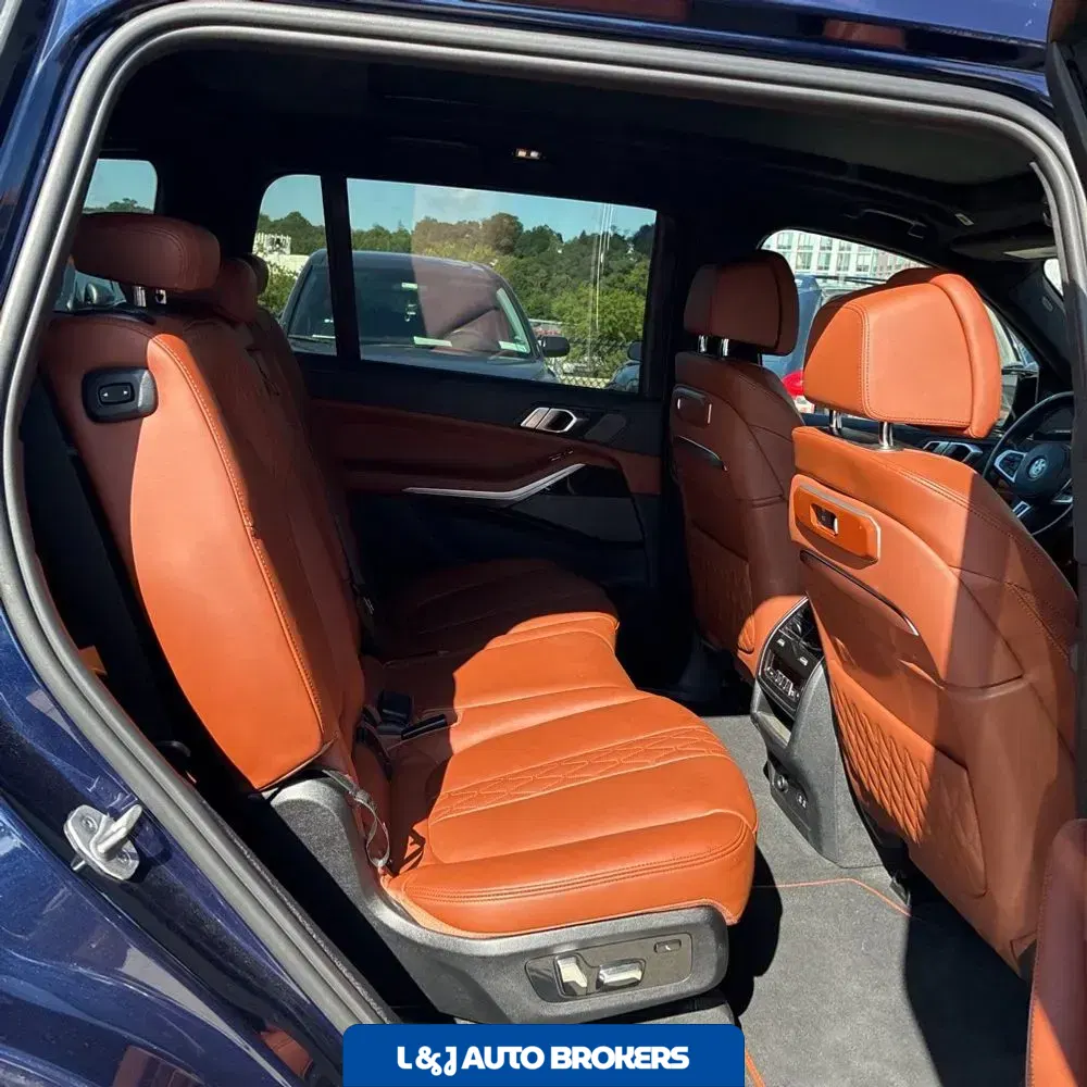 2023 BMW X7 M60i