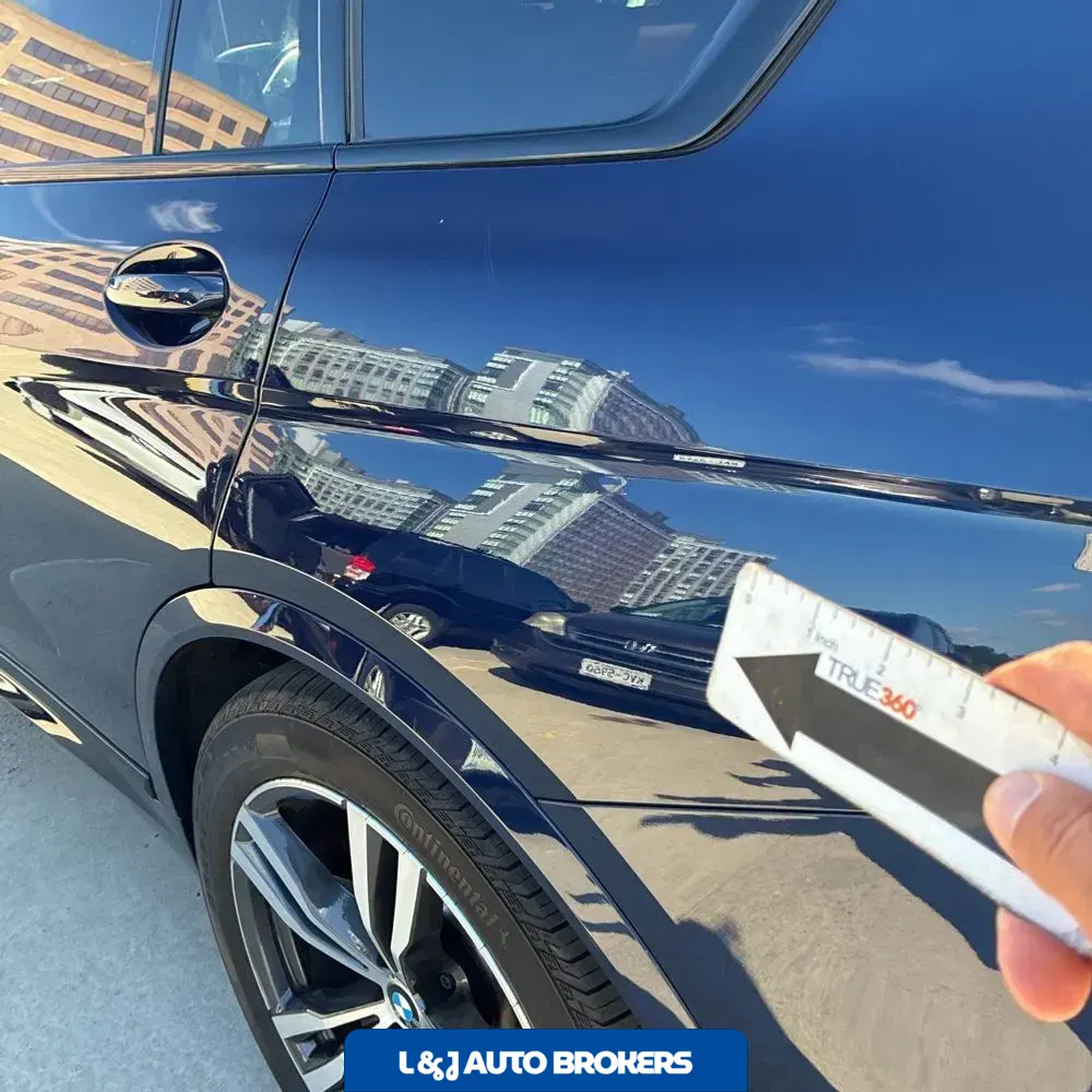 2023 BMW X7 M60i