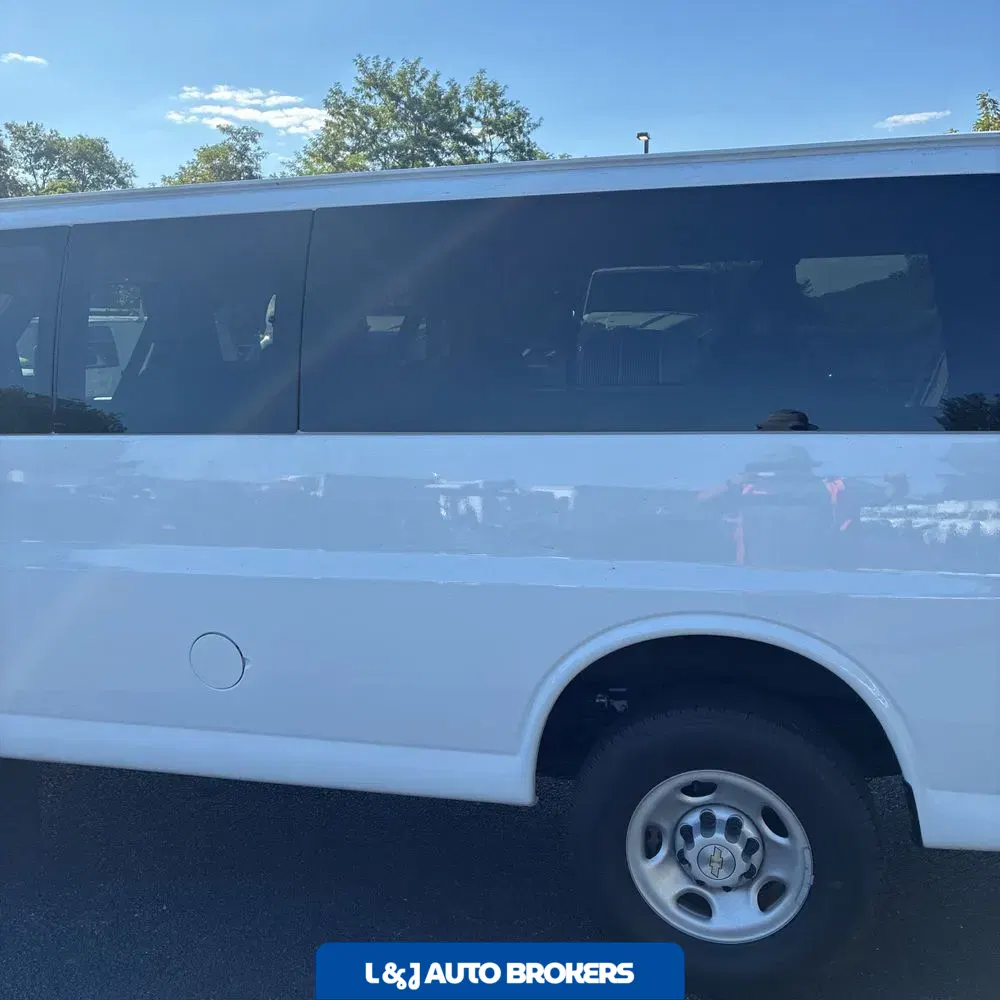 2024 Chevrolet Express LS 3500