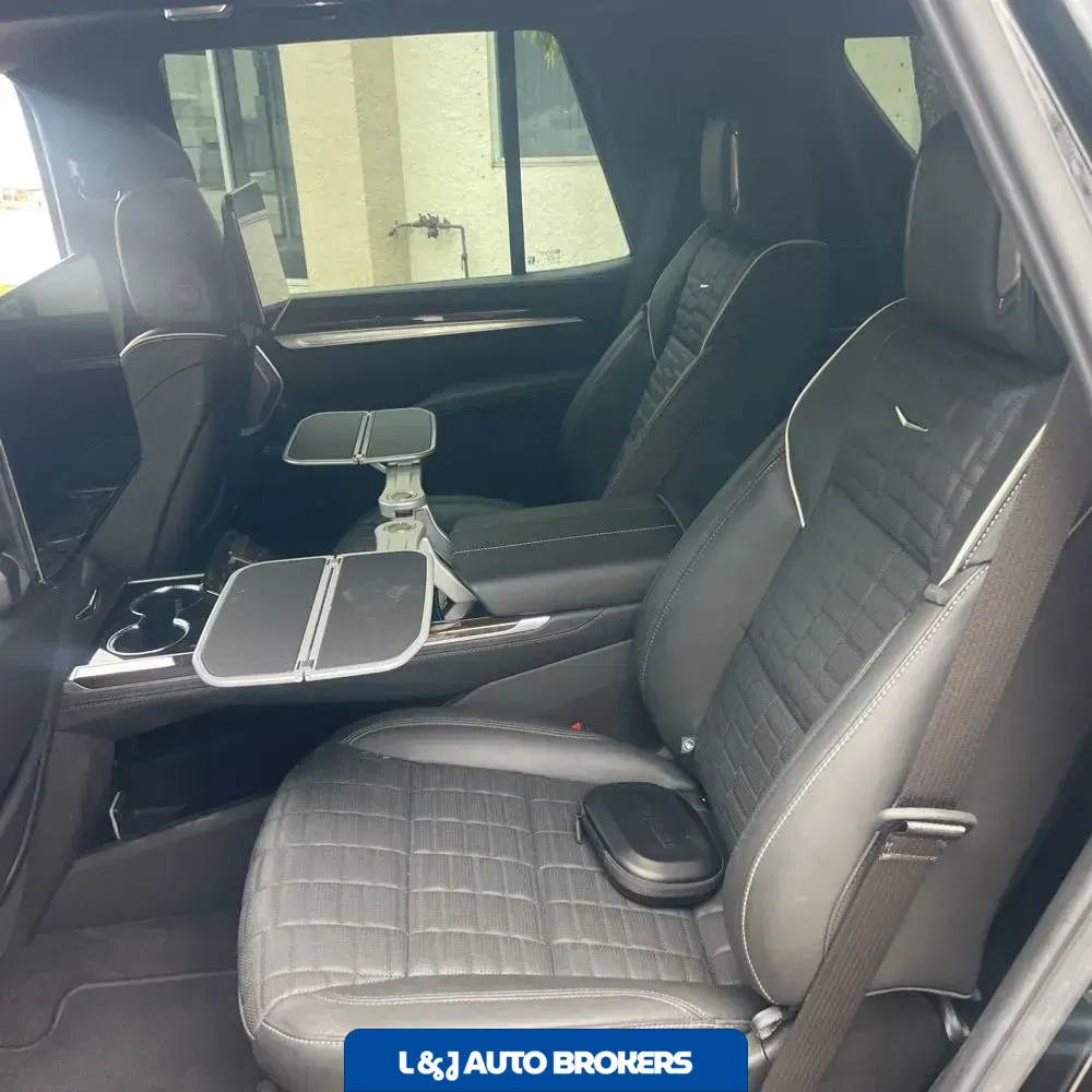 2025 Cadillac Escalade Sport Platinum