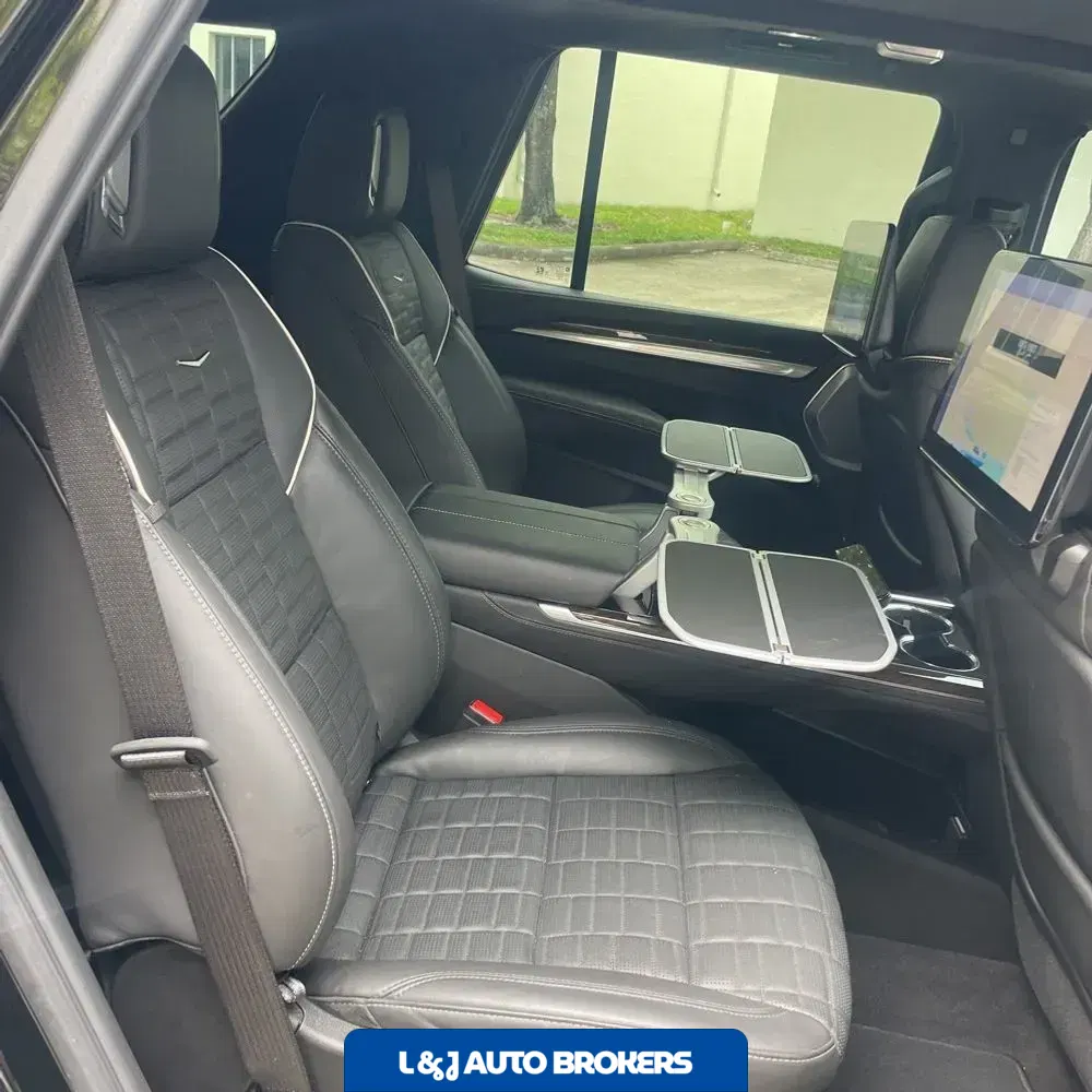 2025 Cadillac Escalade Sport Platinum