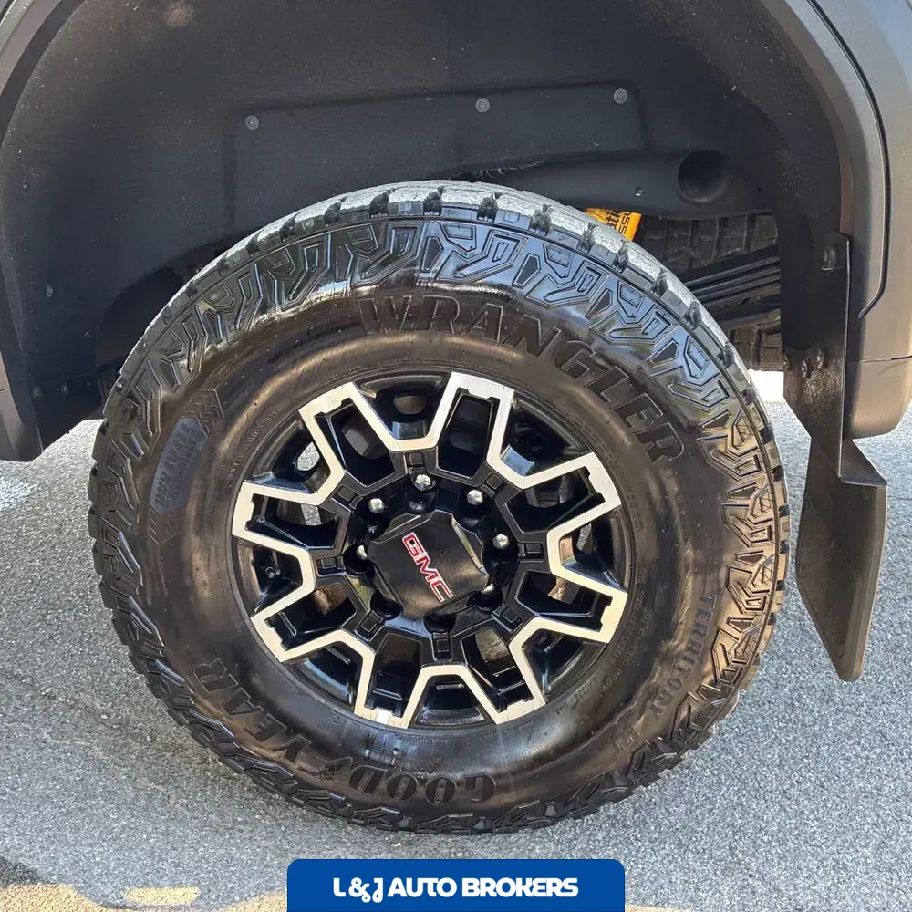 2025 GMC Sierra 2500 AT4X