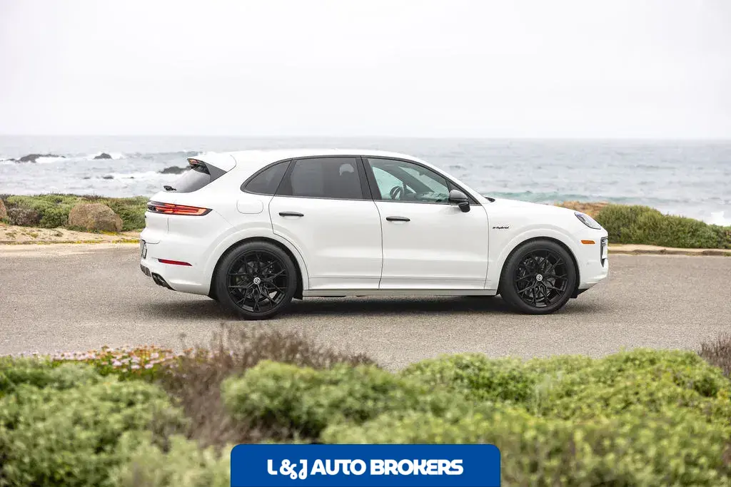 2025 Porsche Cayenne Turbo E-Hybrid