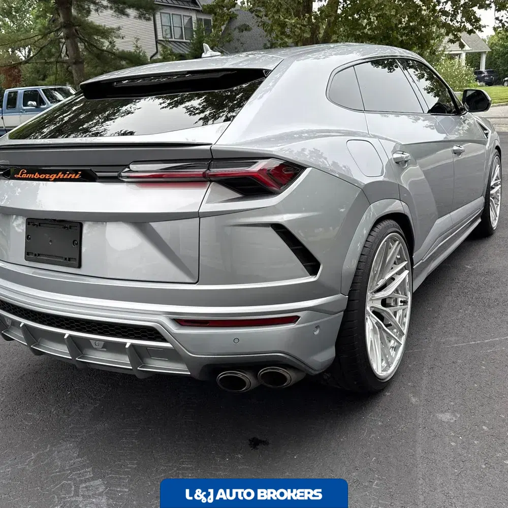 2020 Lamborghini Urus Base
