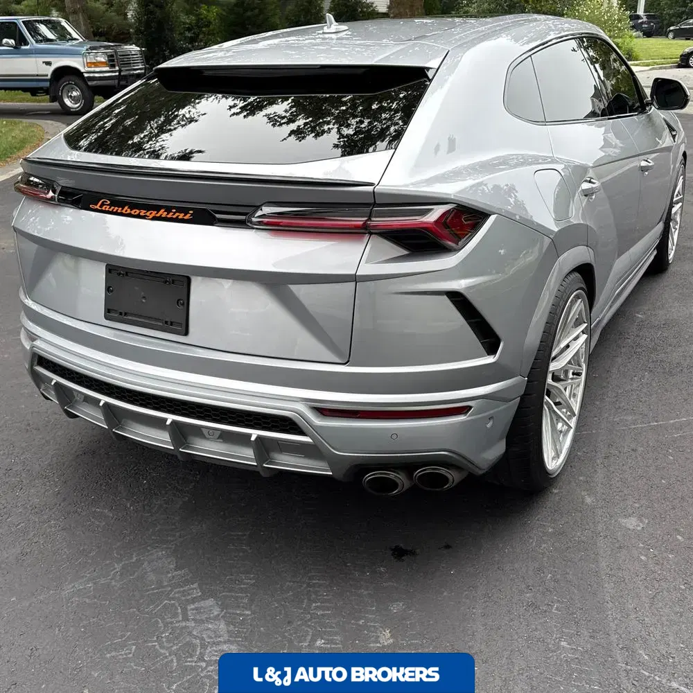 2020 Lamborghini Urus Base